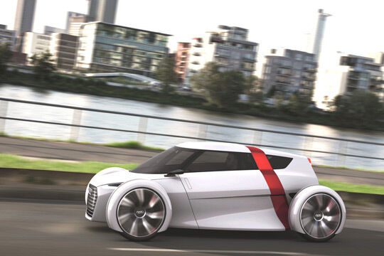 Rund 50 bis 60 Kilometer Reichweite verspricht der Hersteller im reinen Elektro-Vortrieb. (Audi)