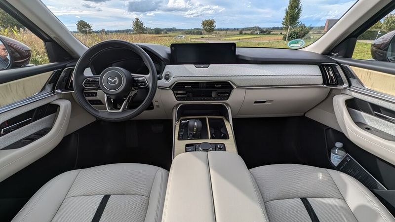 In der hellen Ausstattungsvariante Takumi ist das Raumgefühl besonders großzügig. (Bild: Mauritz – VCG)