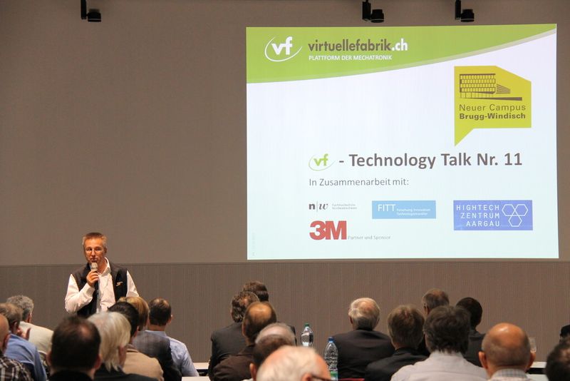 Marcel Strebel, Brüco Swiss AG, Präsident der Virtuellen Fabrik eröffnet die Veranstaltung. (Bild: Virtuelle Fabrik)