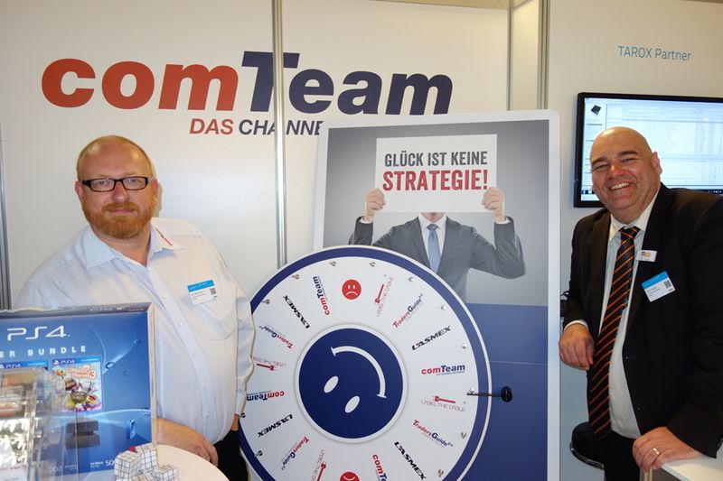 Jörn Beckmann, comTeam, und Oliver Gorges, cop software + Service, drehten am Rad. (Bild: IT-BUSINESS)