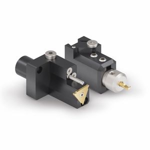 Das sind die neuen Werkzeughalter von Arno Werkzeuge, die für die Rückseitenbearbeitung beim Drehen entwickelt wurden. Auch sie helfen, wenn quasi Not am Mann ist ...(Bild:  Arno Werkzeuge)