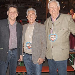 Gäste aus Nord und Süd: (v. li.) Alois Huber (Kfz-Innung Augsburg), Fetullah Akbaba und Fritz Henze (beide Kfz-Innung Niedersachsen-Mitte). (Bild:  Zietz/»kfz-betrieb«)