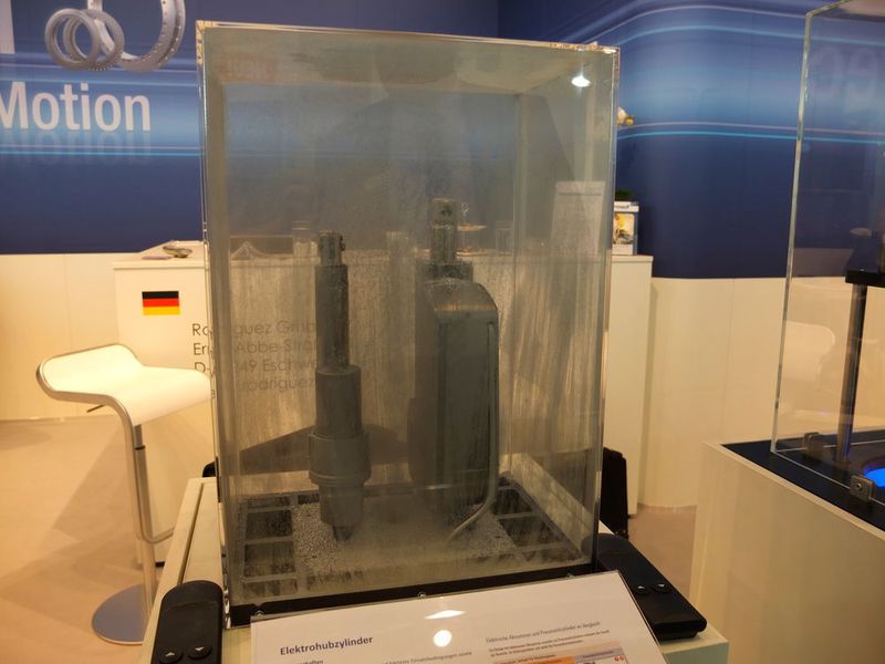 Elektrohubzyliner, die auch rauen Umgebungsbedingungen Stand halten, waren bei Rodriguez zu sehen. (U. Drescher/konstruktionspraxis)