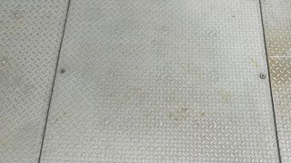 Since the installation and commissioning of the lining system in a three-lane tank cleaningfacility for silo tankers at Alfred Talke GmbH & Co. KG in Stade around twelve years ago,over 100,000 tankers have been cleaned. Mandatory inspections are performed every fiveyears, and the most recent of these took place earlier this year. It revealed that one piece oflining just 80 by 80 centimetres in size needed replacing and that some welds in theintegrated drainage channel needed reworking. (Picture: Steuler)