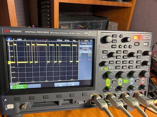 Image 2: The oscilloscope displays a very clear rectangular signal.(Image: Keysight Technologies)