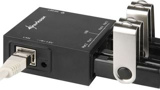 Der Sharkoon-USB-LAN-Port bindet beliebige USB-Geräte ins LAN ein. Es stehen zwei Modelle mit einem oder vier USB-Ports zur Verfügung. (Archiv: Vogel Business Media)