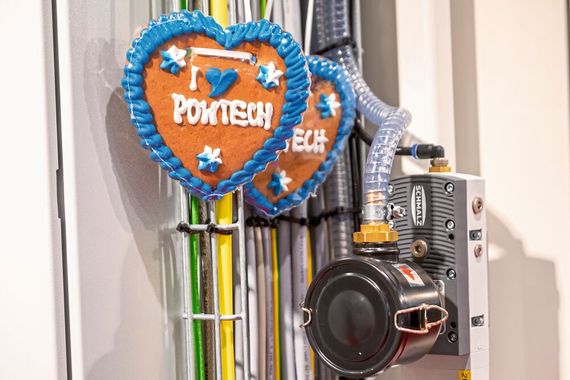 Viel Herzblut steckte die Messe Nürnberg in die diesjährige Powtech. Rund 9500 Besucher informierten sich über Neuheiten in der mechanischen Verfahrenstechnik. (Bild: NürnbergMesse / Thomas Geiger)