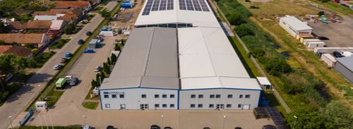 Die Erweiterung umfasst eine Fläche von 5.000 Quadratmetern, wobei 3.800 Quadratmeter für die Produktion vorgesehen sind. Der Rest der Fläche wird als Lagerfläche sowie für die Verwaltung genutzt.(Bild:  Faulhaber)