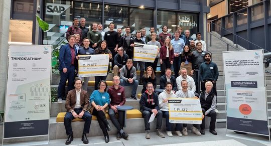 Die Teilnehmer des Thin[gk]athon „Manufacturing-X Dataspace Adoption“ in München(Bild:  Smart Systems Hub)