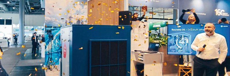 Grund zum Feiern: Auf der Hannover Messe 2025 zelebrierte der Verdichter-Experte seinen Einstieg in die Druckluft.(Bild:  PROCESS)