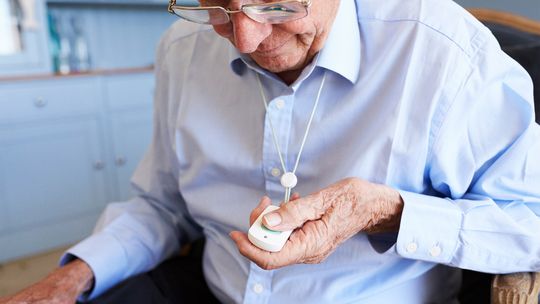 Bei medizinischen Einweg- und Wearable-Geräten machen die elektronischen Komponenten häufig den größten Anteil des CO₂-Fußabdrucks aus, insbesondere während der Herstellung.(Bild:  NCAB Group Germany GmbH)