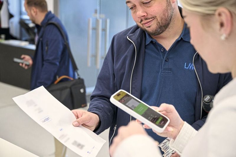 Wer sich nicht schon vorab registriert hat, kann vor Ort auch noch schnell ein Ticket ziehen und sich dann direkt danach einchecken. Der Eintritt ist auch für Nachzügler und Kurzentschlossene frei.    Mehr Infos zu den kommenden LAB-SUPPLY-Messen finden Sie auf www.lab-supply.info (Bild: EYE AM CHRIS)