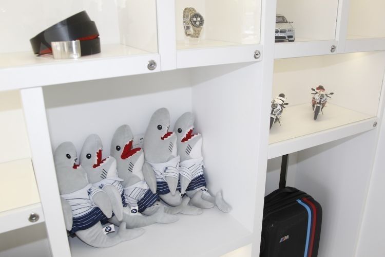 „Bissige Accessoires“ gehören wohl zur Grundausstattung. (Foto: press-inform)
