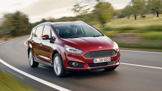 Weltweit müssen über eine Million Fahrzeuge überprüft werden. (Ford)