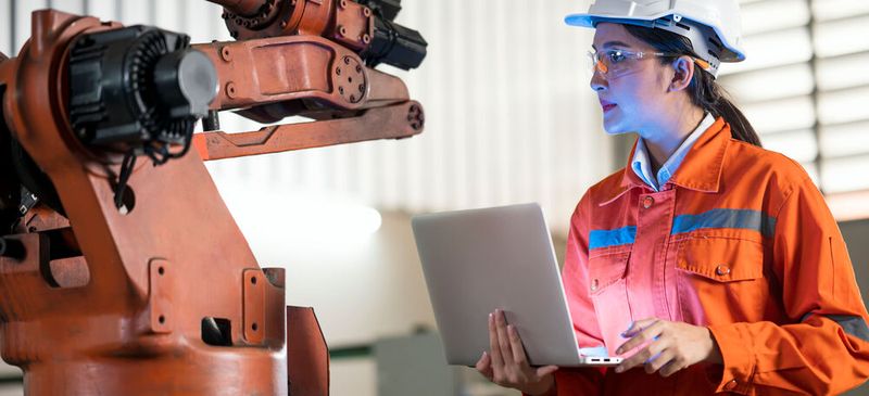 GenAI helps engineers process unstructured data from device logs and service records and improve predictive maintenance workflows.(Image:  MathWorks)
