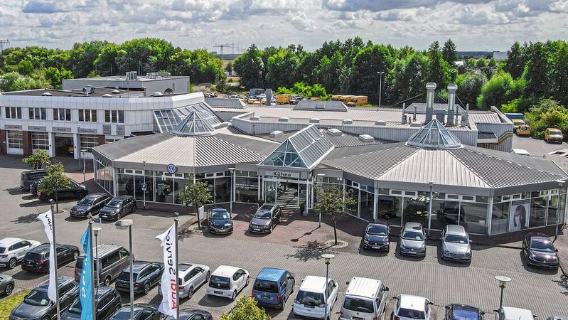 Die Kühne-Gruppe bereitet sich mit guter Mitarbeiterführung auf den digitalen Wandel der Automobilbranche vor.(Bild:  Kühne-Gruppe)