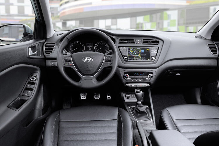 Das Auto verfügt über 20 Millimeter mehr Bodenfreiheit sowie eine ebenfalls angehobene Sitzposition. (Foto: Hyundai)
