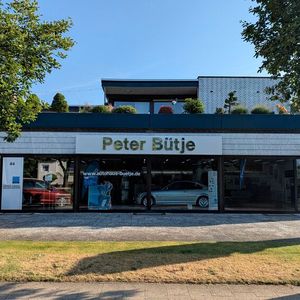 Mit über 100 Jahren Unternehmensgeschichte ist der frühere BMW-Händler in der Region fest verwurzelt, hat einen bekannten Namen und befindet sich zudem in einem gepflegten Zustand.   (Bild:  Rosenow – VCG)