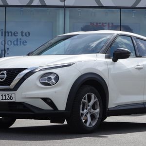 Auch die zweite Generation des SUVs hat ihr extravagantes Äußeres behalten.(Bild:  Dominsky/»kfz-betrieb«)