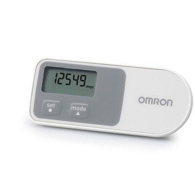 OMRON Walking style One 2.0 Schrittzähler: Der OMRON Walking style 2.0 verfügt über die innovative 3D-Sensor-Technologie. Er bewertet jede Bewegung, egal ob der Schrittzähler in der Hosentasche, am Gürtel oder in der Handtasche getragen wird! Das Display weist tägliche Schritte, die täglich zurückgelegte Distanz und Uhrzeit aus. Im Lieferumfang enthalten sind Schrittzähler, Gürtelclip, Batterie, Schraubenzieher und Gebrauchsanweisung. (Bild: Omron)