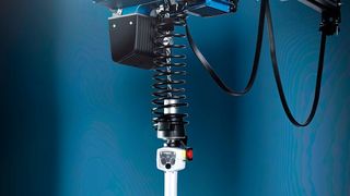 Mit dem „DCBS“ lassen sich Lasten mit wenig Kraftaufwand manövrieren. (Demag)