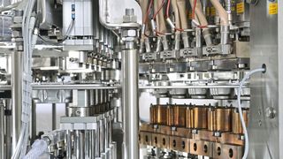 Die Maschinen sind in das bereits vorhandene Linienumfeld eingebettet.  (Franz Knittel)