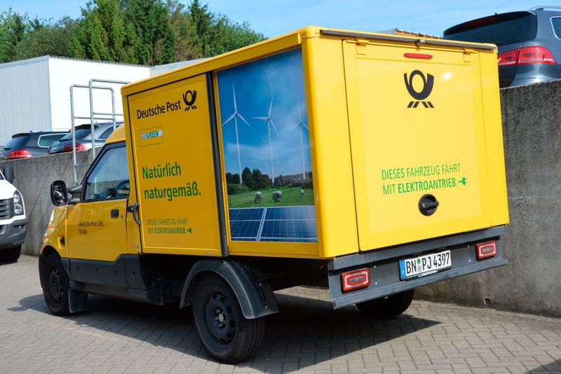 Entdeckung auf dem obligatorischen Jury-Rundgang: Werkstatt-Kompetenz in Sachen E-Mobilität wird vom Autohaus Südbeck nicht nur innerhalb der eigenen Markenwelt gefordert.  (Achter / »kfz-betrieb«)