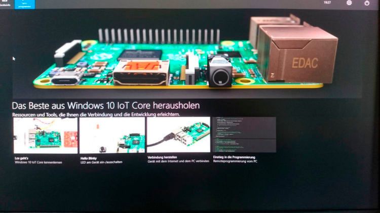Windows 10 IoT Core ist inzwischen voll einsetzbar und ist inzwischen auch als empfohlenes Betriebssystem in der Einsetigersammlung NOOBS integriert. Die aktuelle Version ist bereits auf das Raspberry Pi 3 angepasst. (Bild: Sebastian Gerstl / Microsoft (Screenshot))