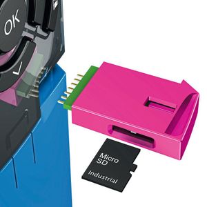 Der Wechseldatenspeicher Paramodul ermöglicht eine schnelle Inbetriebnahme und einen effizienten Service. Ohne spezielle Kenntnisse kann im Service-Fall das Paramodul ausgetauscht werden. 