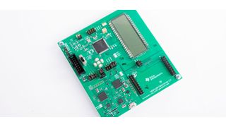 Der neue MSP420FR6047 vereinfacht aufgrund seiner hohen Integrationsdichte die Entwicklung von intelligenten Wasserzählern wesentlich. Das zugehörige Evaluationsmodul (im 
Bild) erlaubt den Anschluss von bis zu zwei Ultraschall-Sensoren und die Analyse des Stromverbrauchs. (Texas Instruments)