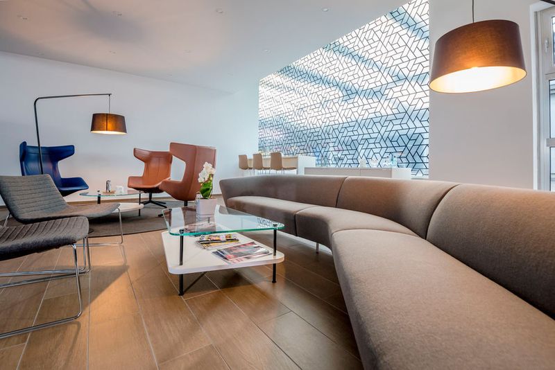 Die Kundenlounge lädt zum Verweilen ein. (PK | Fotografie www.pkfotografie.com Philipp Kirschner)