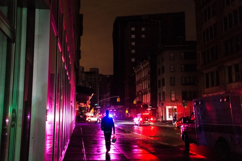 Auch am Broadway blieben die Lichter aus. (Bild: Dan Nguyen, CC BY 2.0, flickr. com)