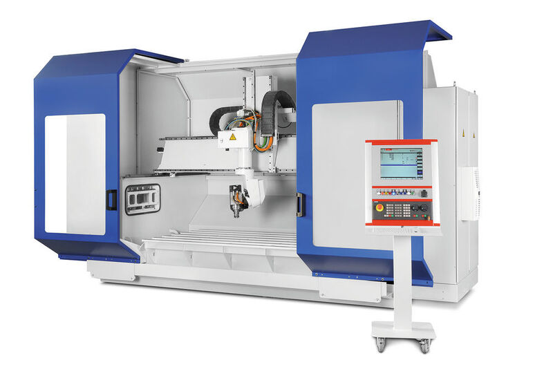 Reichenbacher Hamuel hat speziell für die hochwertige und flexible CNC-Bearbeitung von Kunststoffen und Composites die ECO-LT entwickelt. Zu sehen auf der Composites Europe 2016. (Hamuel)