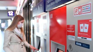 Das 9-Euro-Ticket gilt nicht im Fernverkehr. (Bild: Deutsche Bahn AG / Oliver Lang)