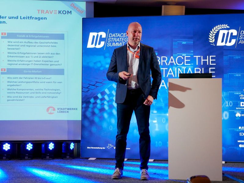 Ziele, Resonanz, Mission: Frank Hilgendorf, Leiter IT-Management der Travekom, gab Insights zum Neubau des regionalen Rechenzentrums in der Region Lübeck.  (Bild: Vogel IT-Medien GmbH)