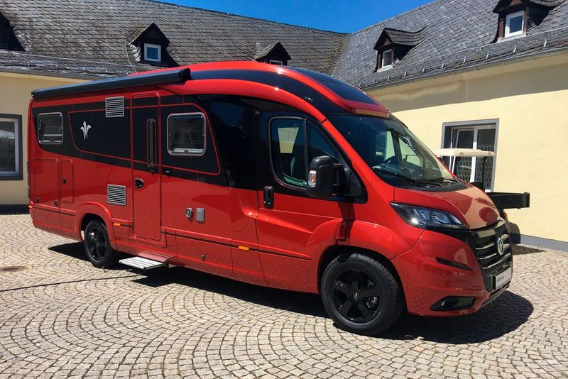 Ein optisches Highlight setzt der Niesmann Smove in „Frozen Red Metallic“. (Bild: Niesmann)