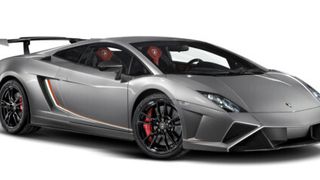 Ein echter Italiener: Der Lamborghini Gallardo Squadra Corse trägt die Farben Italiens äußerst flott über die Straßen. (Foto. Lamborghini)