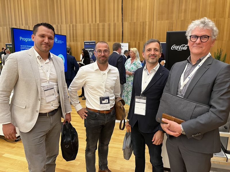 Das r-tec IT Security Team (v. l.) Andreas Fabian, Stephan Uhde, Marek Stiefenhofer und Dr. Stefan Rummenhöller sind 