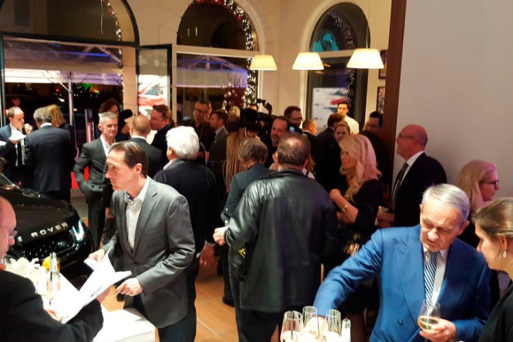 Die Eröffnungsfeier in München  war gut besucht. (Foto: Jaguar Land Rover)