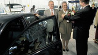 Die Fahrzeugübergabe hat den größten Einfluss auf die Zufriedenheit. Foto: Archiv (Archiv: Vogel Business Media)