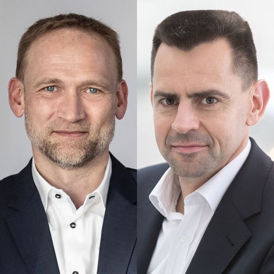 Christian Bauer (l.) ist seit dem Jahreswechsel kommissarisch Leiter Vertrieb Deutschland bei Audi. Martin Sander, der die Funktion seit 2016 innehatte, verantwortet jetzt operativ den Geschäftsbereich Vertrieb und Marketing für den Hersteller.(Bild:  Audi)