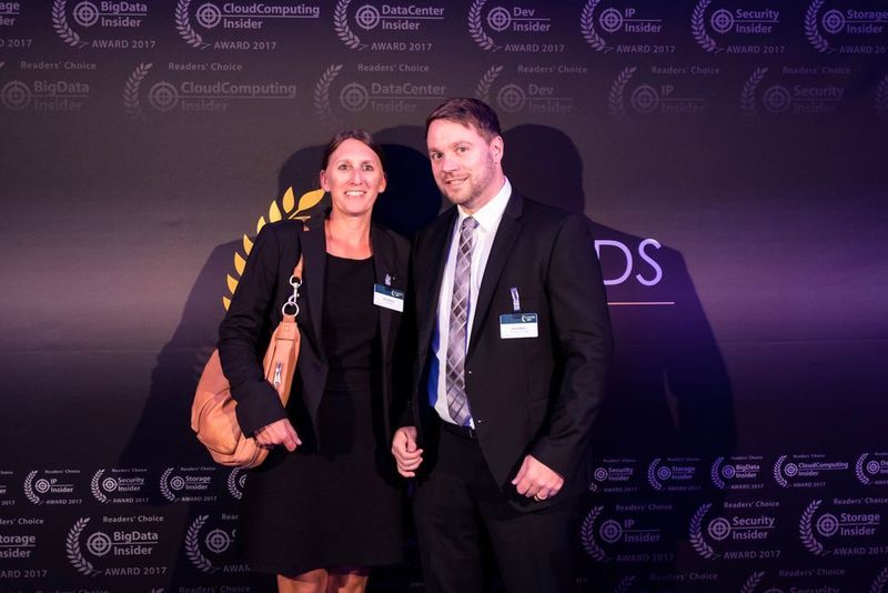 Julia Radsch und Jan Patrick Schlögell von SonicWALL. (Herr Müller, herrmueller.info)