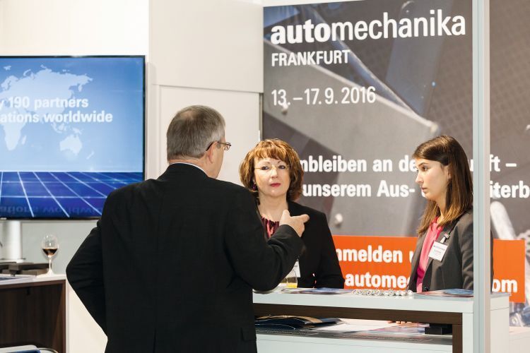 2016 lockt sie wieder: Die Automechanika Frankfurt ist unangefochten die Nummer-eins-Messe in Sachen automobiler Service. (Foto: Stefan Bausewein)