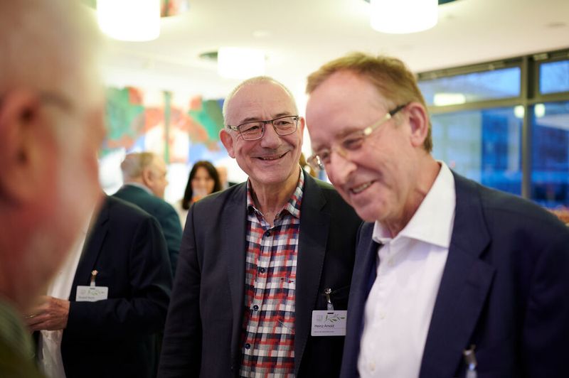 Impressionen vom ELEKTRONIKPRAXIS Frühlingsfest 2023 im Ketterer Kunst mit der Verabschiedung von Johann Wiesböck.  (Bild: © EYE AM CHRIS)