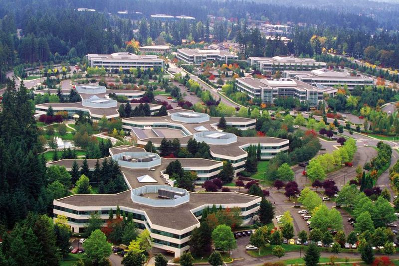 Mit dem sogenannten Streaming von Anwendungen wird deren Installation auf jedem einzelnen PC überflüssig, verspricht Microsoft. Im Bild: Der Firmensitz im US-amerikanischen Redmond. Bilder: Microsoft (Archiv: Vogel Business Media)