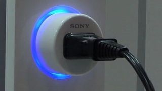 Die Intelligente Steckdose erkennt Geräte und deren technische Daten  (Foto: Sony)