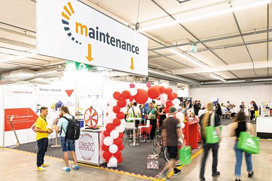 Persönliche Gespräche unter Fachleuten zu aktuellen Innovationen stehen bei den Messen  «maintenance Schweiz» und «Pumps & Valves» in Zürich im Vordergrund.(Bild:  Sara Barth)