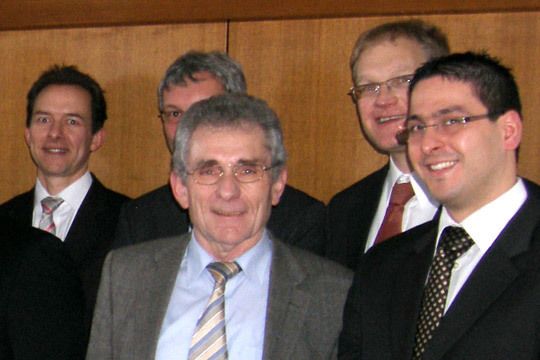 Ulrich May, Leiter Juristische Zentrale des ADAC, ZDK-Geschäftsführer Ulrich Dilchert, Dr. Reinhard Kolke, Leiter Test und Technik des ADAC, ZDK-Geschäftsführer Rudolf Schüssler und Neofitos Arathymos, Abteilung Technik des ZDK. (Archiv: Vogel Business Media)