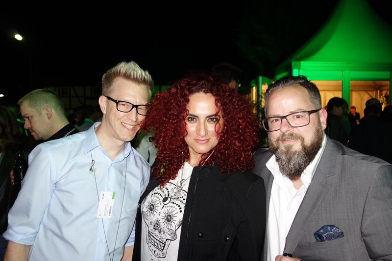 Besa, IT-BUSINESS mit den ITB-Fans, Marcel Jansen und (r.) Dominik Kopp, ALSO! (Bild: IT-BUSINESS)