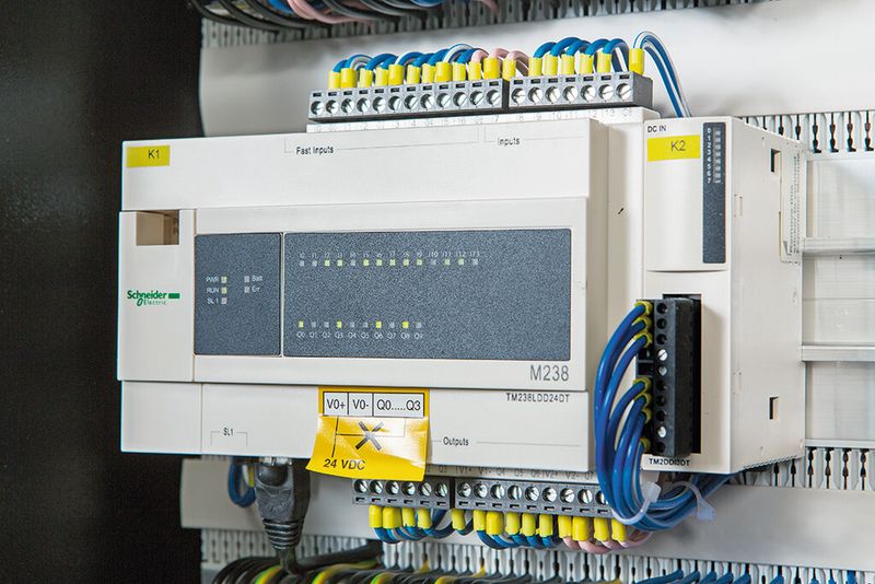 Wichtiger Vorteil: Die Software der SPS Modicon M238 von Schneider Electric ist nicht fest adressiert und lässt sich ohne aufwändige Adaption von kleine auf grosse Hardware-Plattformen übertragen. (Bild: Schneider Electric)